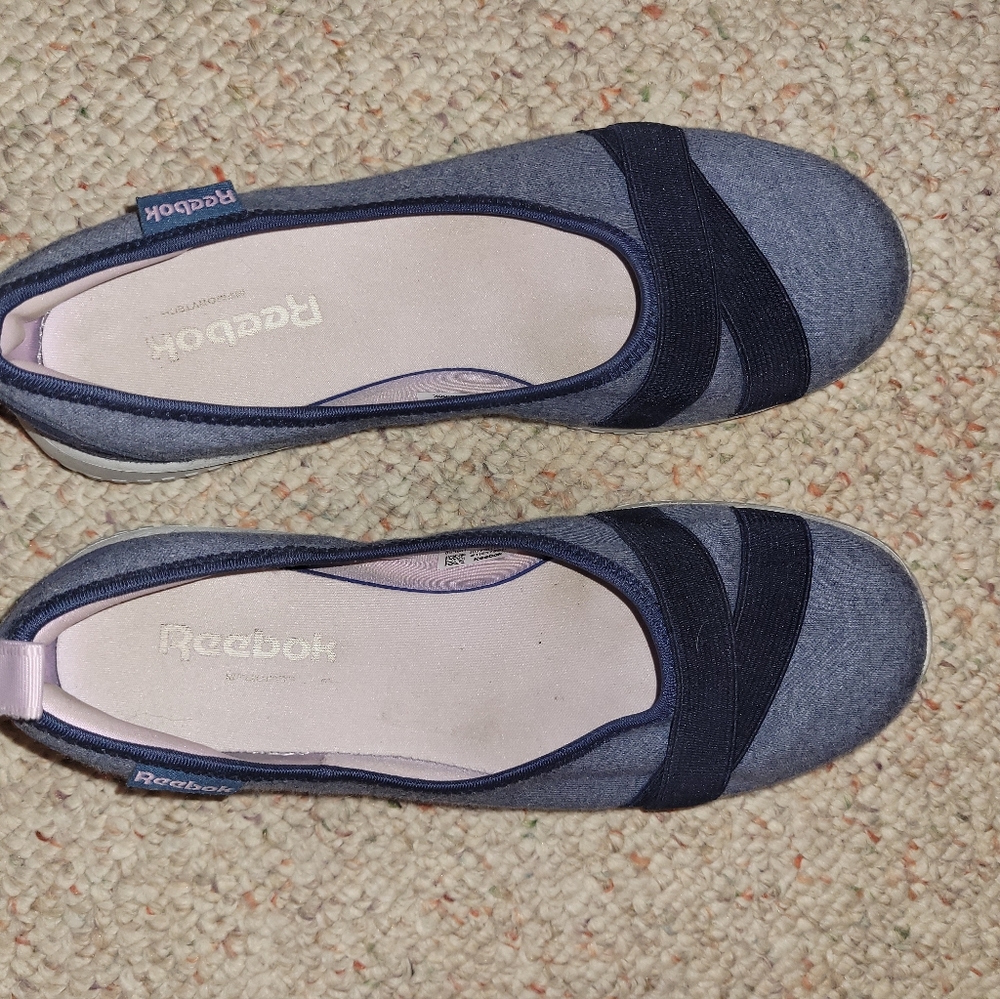 Reebok Athletic Flats, Size 8, Blue